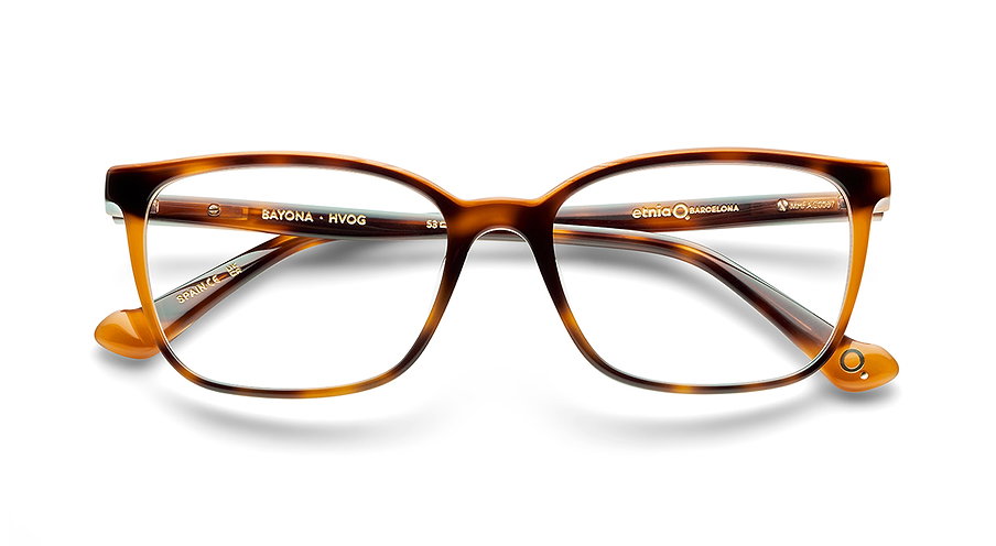 Das Bild zeigt die Korrektionsbrille BAYONA HVOG von der Marke Etnia Barcelona in havana.